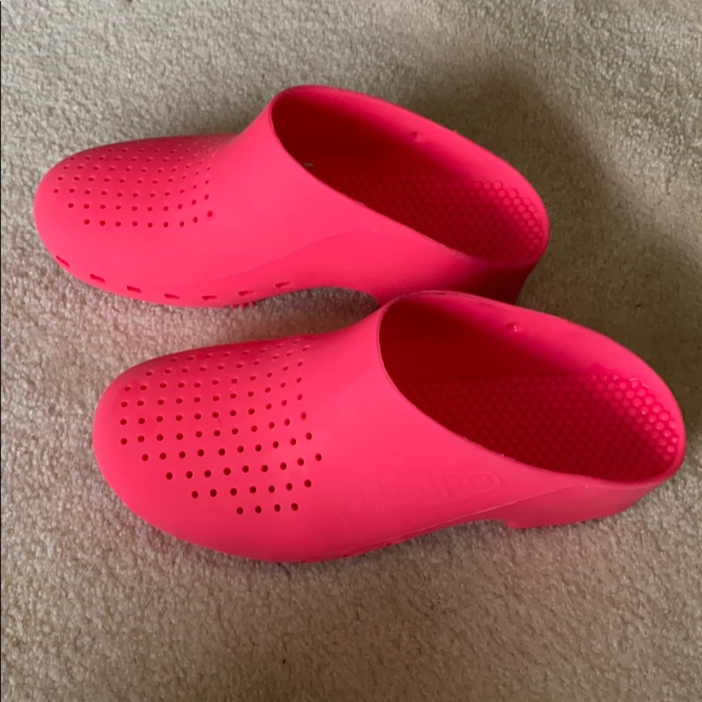 Calzuro shoes- Hot Pink- size 37-38